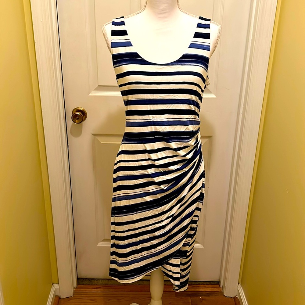 Tommy Bahama size medium navy blue white